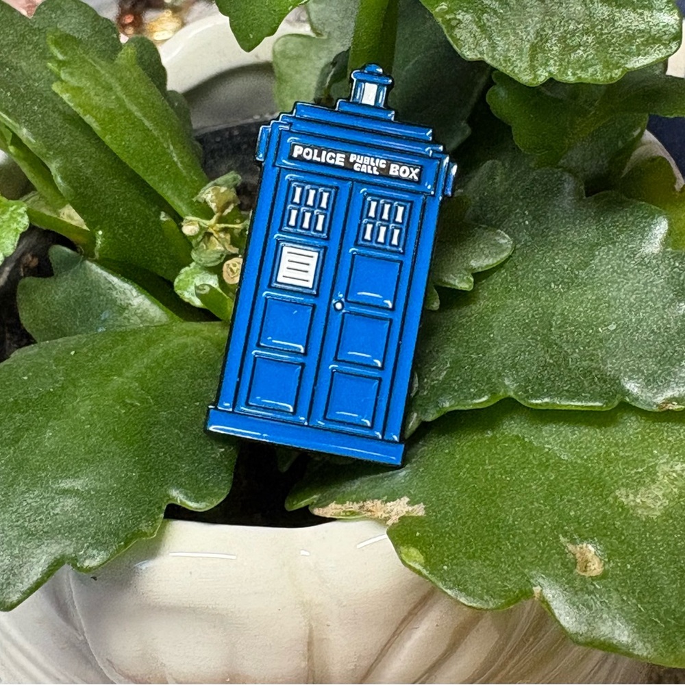 Tardis-DrWho Blue Police Box Enamel Pin